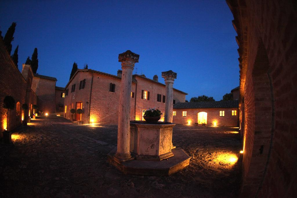 Castello Di Leonina Relais - Adults Only Hotel Сиена Екстериор снимка