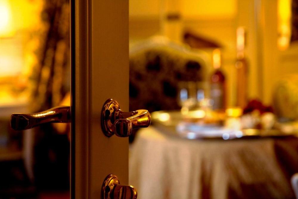 Castello Di Leonina Relais - Adults Only Hotel Сиена Екстериор снимка