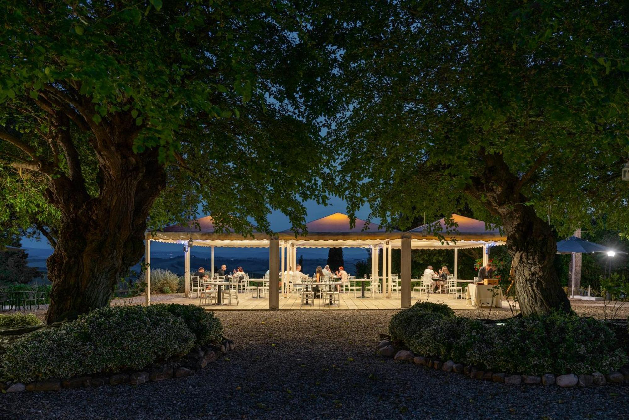 Castello Di Leonina Relais - Adults Only Hotel Сиена Екстериор снимка