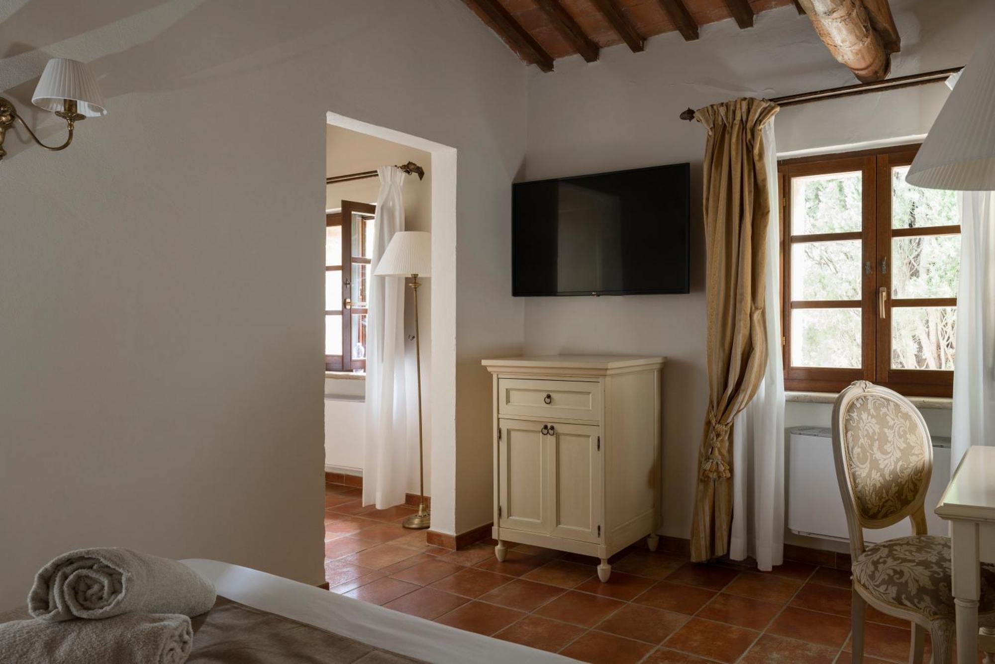 Castello Di Leonina Relais - Adults Only Hotel Сиена Екстериор снимка